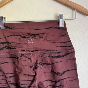 Beyond yoga Maroon Patterned Leggings small tiger stripe
